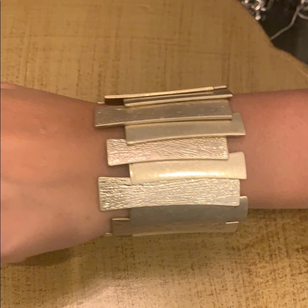 Lia Sophia brand new full gold bracelet